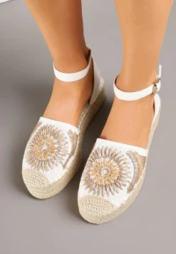 Białe Sandały na Platformie Ozdobione Plecionką Meraliria