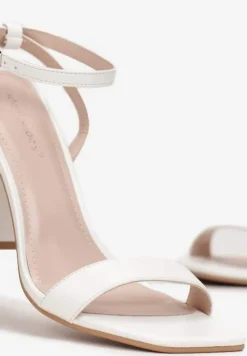 Białe Sandały na Stożkowym Obcasie ze Sprzączką Arke