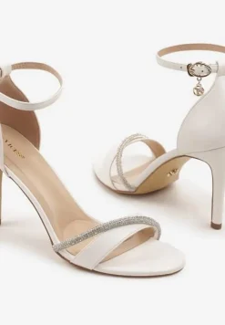 Białe Sandały na Szpilce Vices Ozdobione Paskiem z Cyrkonii Linarunia
