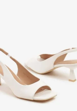 Białe Sandały na Szpilce Vices Ozdobione Kwadratowym Noskiem Edianira