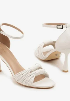 Białe Sandały na Szpilce Vices Ozdobione Supełkami Saromelle