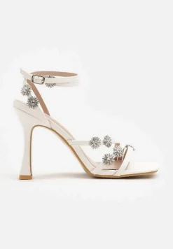 Białe Sandały na Szpilce Zdobione Paskami i Cyrkoniowymi Aplikacjami z Kwiatami Hanariel