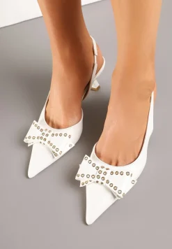 Białe Sandały Slingback na Kaczuszce Zdobione Kokardą z Nitami Rizonna