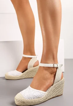 Białe Sandały Synatai