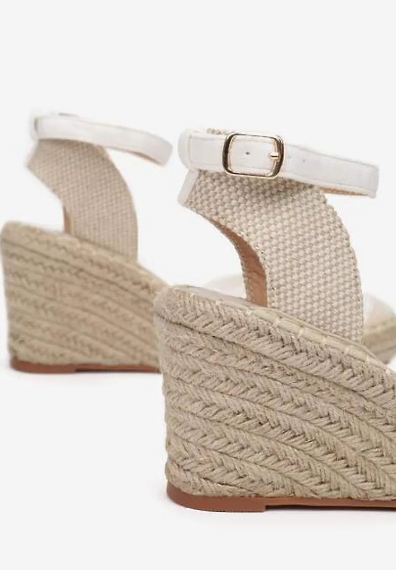 Białe Sandały Synatai