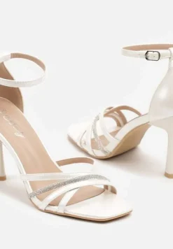 Białe Sandały Szpilki z Paskiem z Cyrkonii Nusoria