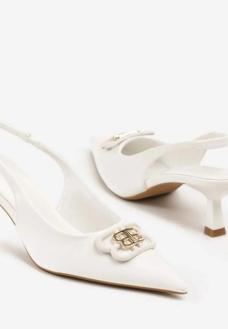 Białe Sandały Vices na Kaczuszce Typu Slingback Ozdobione Metaliczną Aplikacją Lilarunea