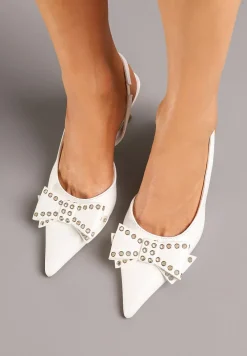 Białe Sandały Vices na Kaczuszce Slingback z Kokardą i Nitami Fennadia