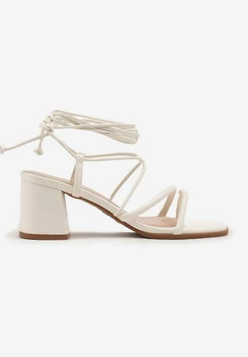 Białe Sandały Vices na Słupku z Wiązaniem Atenelle