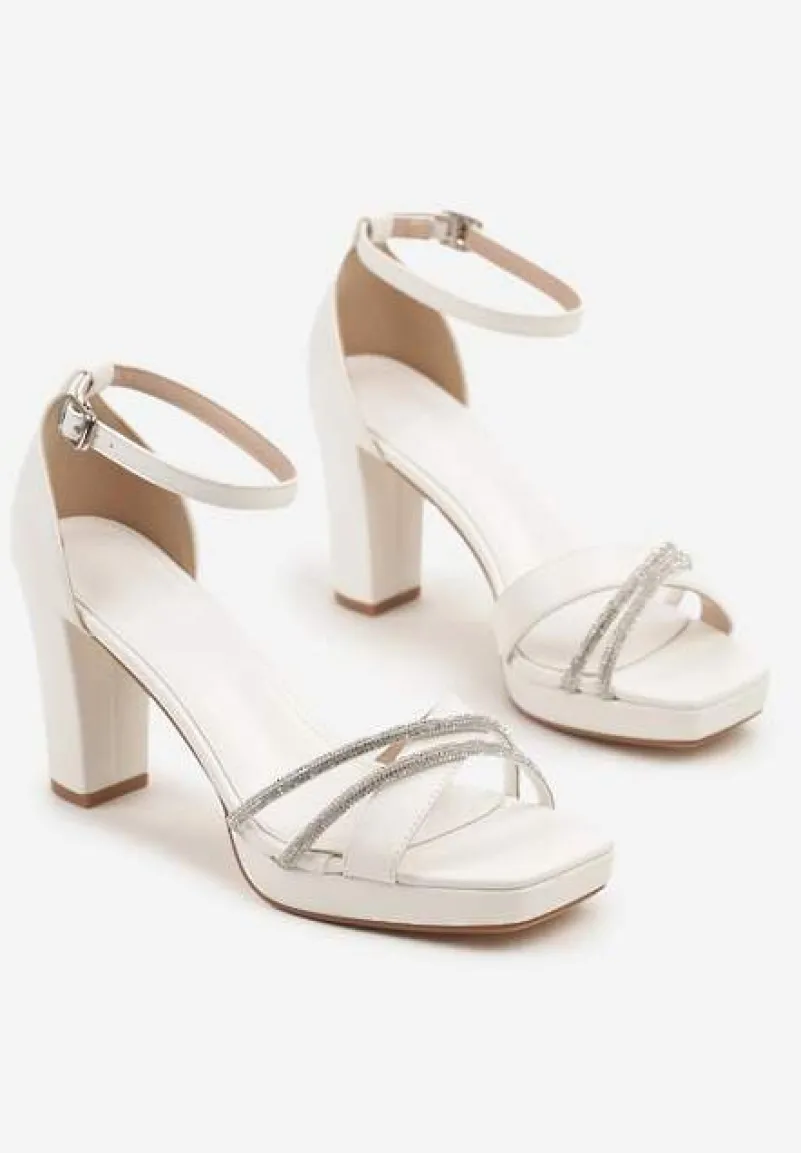 Białe Sandały Vices na Słupku i Platformie Ozdobione Cyrkoniami Felaina