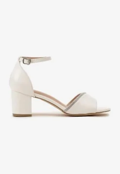 Białe Sandały Vices na Słupku Ozdobione Cyrkoniami Lumaneve