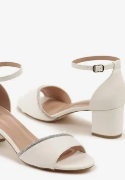 Białe Sandały Vices na Słupku Ozdobione Cyrkoniami Lumaneve