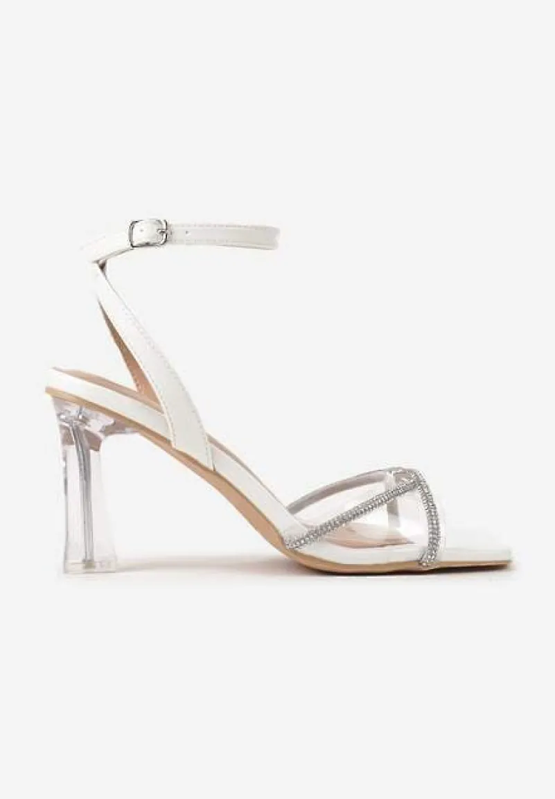 Białe Sandały Vices na Transparentnym Słupku z Paskami z Cyroniami Nitasea