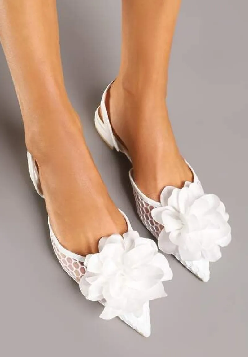 Białe Sandały Vices Slingback z Siateczkową Cholewką Ozdobione Kwiatem 3D Lilivora