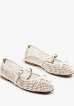Białe Siateczkowe Balerinki Vices z Paskiem z Klamrą i Ozdobną Kokardką Niladiela