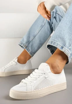 Białe Siateczkowe Sneakersy Ozdobione Metaliczną Nicią Nimiarene