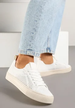 Białe Siateczkowe Sneakersy Ozdobione Metaliczną Nicią Nimiarene