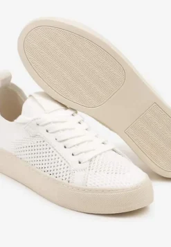 Białe Siateczkowe Sneakersy Ozdobione Metaliczną Nicią Nimiarene