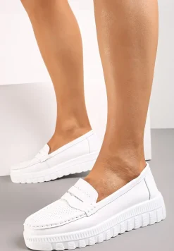 Białe Skórzane Półbuty Mokasyny na Niskiej Platformie z Perforacją Lioran