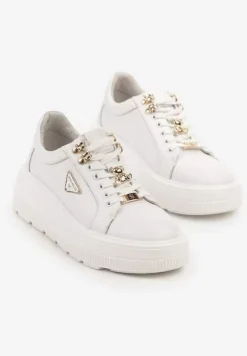 Białe Skórzane Sneakersy na Platformie Ozdobione Aplikacją Doliresa