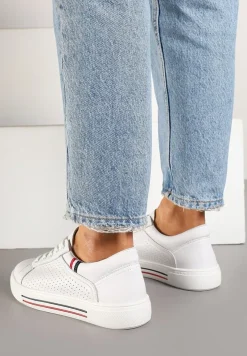 Białe Skórzane Sneakersy na Płaskiej Podeszwie ze Skórzaną Wkładką i Perforacją Galiwa