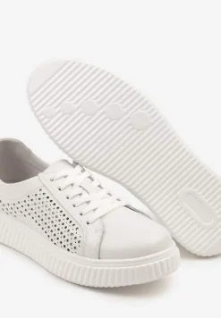 Białe Skórzane Sneakersy Typu Tenisówki z Ozdobną Perforacją Faladwena