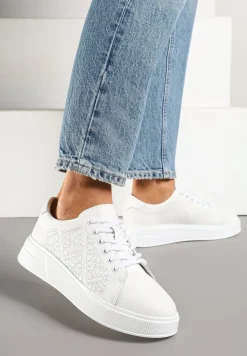 Białe Skórzane Sneakersy w Stylu Tenisówek Zdobione Perforacją Korelevia