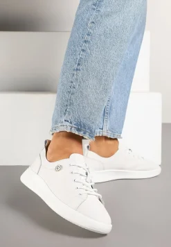 Białe Skórzane Sneakersy Zdobione Minimalistyczną Aplikacją Velotina