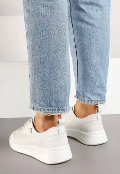 Białe Skórzane Sneakersy Zdobione Minimalistyczną Aplikacją Velotina