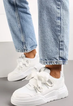 Białe Sneakersy na Grubej Podeszwie z Ozdobnymi Sznurówkami Zeldema