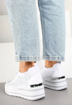 Białe Sneakersy na Koturnie Ozdobione Metaliczną Aplikacją i Cyrkoniami Fasilna