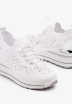 Białe Sneakersy na Koturnie Ozdobione Metaliczną Aplikacją i Cyrkoniami Fasilna