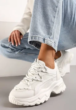 Białe Sneakersy na Masywnej Podeszwie z Siateczkowym Wstawkami i Ozdobnymi Sznurówkami Ollavia