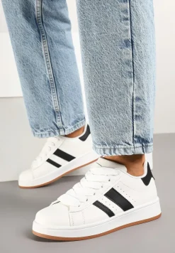 Białe Sneakersy na Niskiej Platformie z Naszywkami Flordexia