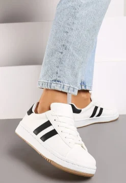 Białe Sneakersy na Płaskiej Podeszwie Ozdobione Kontrastowymi Paskami Navisella