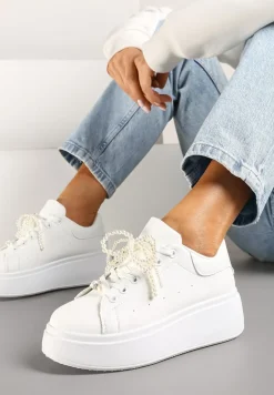 Białe Sneakersy na Platformie z Perełkami i Metalowymi Kuleczkami Selavia