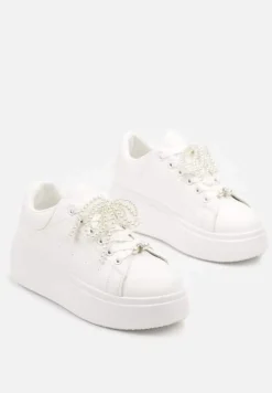 Białe Sneakersy na Platformie z Perełkami i Metalowymi Kuleczkami Selavia