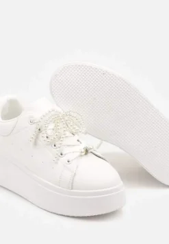 Białe Sneakersy na Platformie z Perełkami i Metalowymi Kuleczkami Selavia