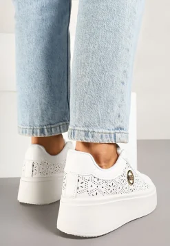 Białe Sneakersy na Platformie z Ażurowym Zdobieniem i Aplikacją Dalirnna