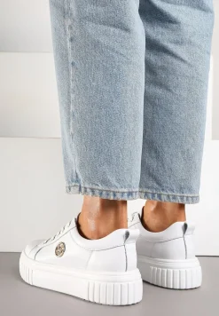 Białe Sneakersy na Platformie ze Skóry Naturalnej z Metaliczną Ozdobą Dolennea
