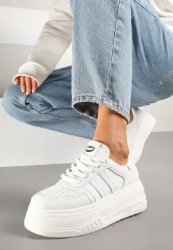 Białe Sneakersy na Platformie Ozdobione Paskami i Perforacją Fonadel