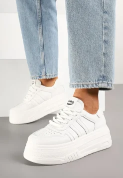 Białe Sneakersy na Platformie Ozdobione Paskami i Perforacją Fonadel
