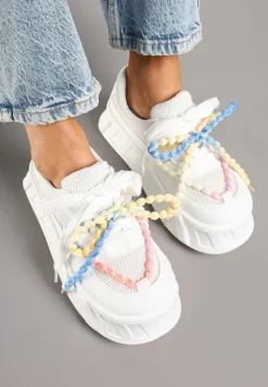 Białe Sneakersy na Platformie Ozdobione Koralikami Isivisa