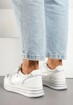 Białe Sneakersy na Platformie Ozdobione Suwakiem i Paskami Korirae