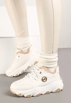 Białe Sneakersy na Tłoczonej Podeszwie z Futrzaną Wyściółką Doreti