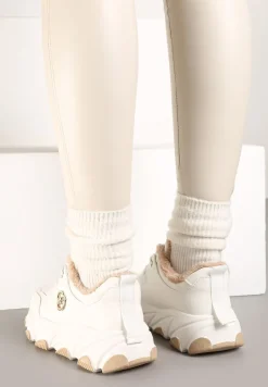 Białe Sneakersy na Tłoczonej Podeszwie z Futrzaną Wyściółką Doreti