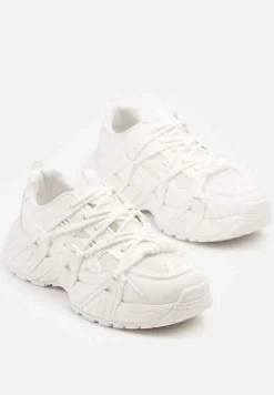 Białe Sneakersy Ozdobione Tłoczonym Wzorem Sanalitia