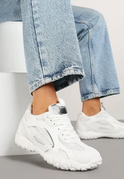 Białe Sneakersy Ozdobione Tłoczoną Cholewką Pillitha