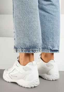 Białe Sneakersy Ozdobione Tłoczoną Cholewką Pillitha