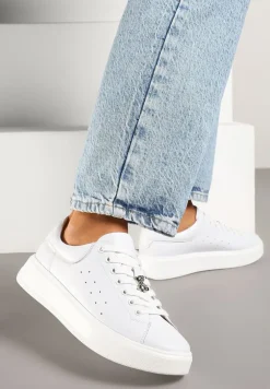Białe Sneakersy Skórzane z Metaliczną Aplikacją i Perforacją Xalzeki